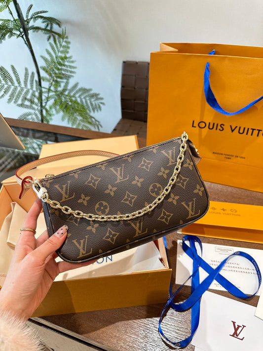Pronta Entrega – Modelo Pochette LV