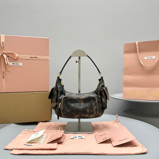 Pronta Entrega – Bolsa Miu Miu Pocket em Couro Napa