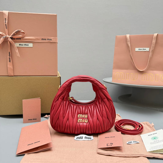 Pronta Entrega – Bolsa Miu Miu Hobo Wander Mini em Napa Matelassê