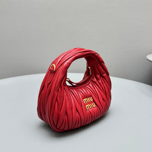Pronta Entrega – Bolsa Miu Miu Hobo Wander Mini em Napa Matelassê