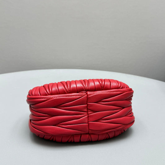 Pronta Entrega – Bolsa Miu Miu Hobo Wander Mini em Napa Matelassê