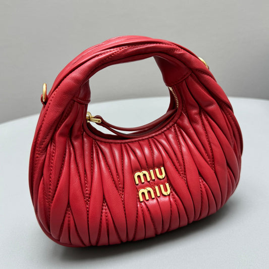 Pronta Entrega – Bolsa Miu Miu Hobo Wander Mini em Napa Matelassê