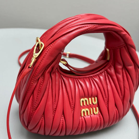 Pronta Entrega – Bolsa Miu Miu Hobo Wander Mini em Napa Matelassê
