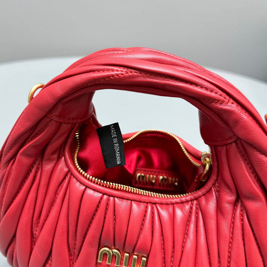 Pronta Entrega – Bolsa Miu Miu Hobo Wander Mini em Napa Matelassê