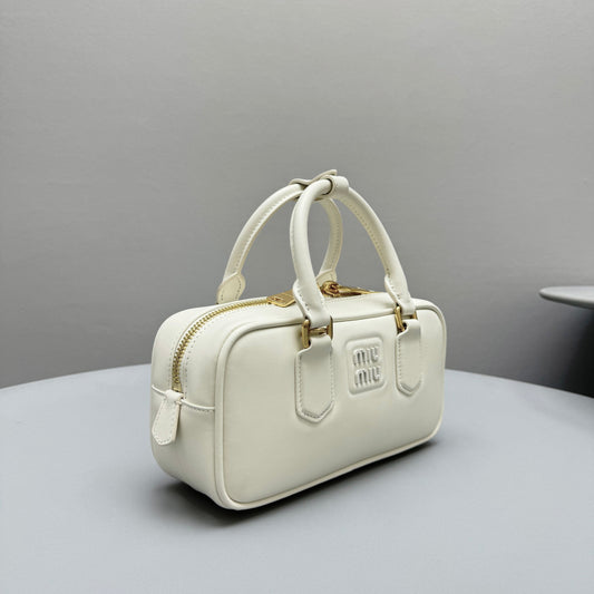 Pronta Entrega – Bolsa Miu Miu Arcadie em Couro