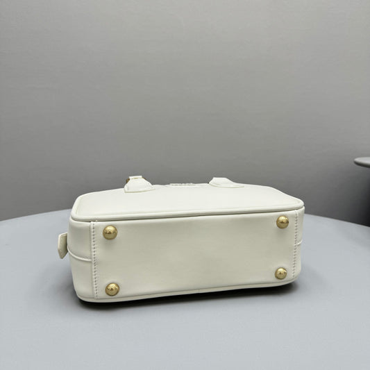 Pronta Entrega – Bolsa Miu Miu Arcadie em Couro