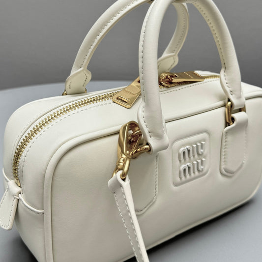 Pronta Entrega – Bolsa Miu Miu Arcadie em Couro