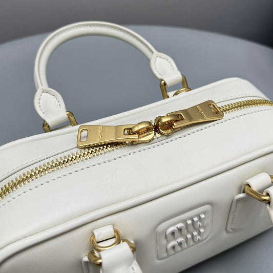 Pronta Entrega – Bolsa Miu Miu Arcadie em Couro