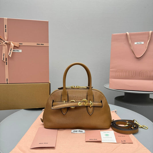 Pronta Entrega – Bolsa Miu Miu de Mão Aventure Pequena em Couro Napa