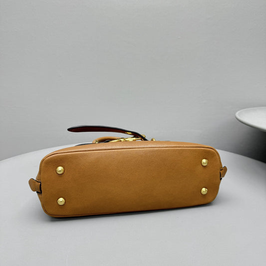 Pronta Entrega – Bolsa Miu Miu de Mão Aventure Pequena em Couro Napa