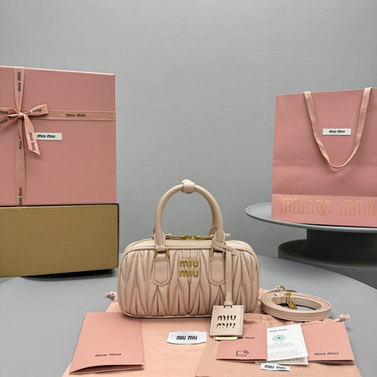 Pronta Entrega – Bolsa Miu Miu Arcadie Mini em Couro Napa Matelassê