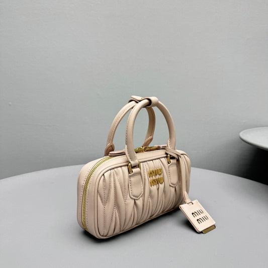 Pronta Entrega – Bolsa Miu Miu Arcadie Mini em Couro Napa Matelassê