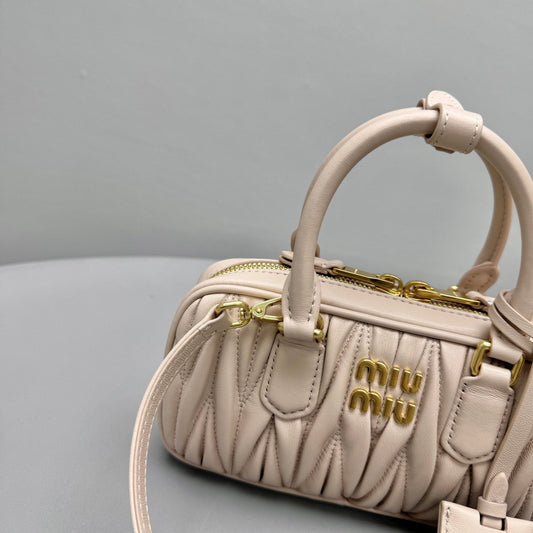 Pronta Entrega – Bolsa Miu Miu Arcadie Mini em Couro Napa Matelassê