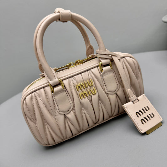 Pronta Entrega – Bolsa Miu Miu Arcadie Mini em Couro Napa Matelassê