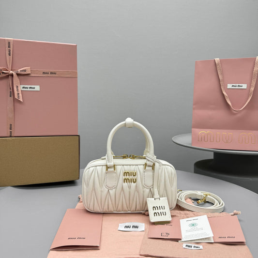 Pronta Entrega – Bolsa Miu Miu Arcadie Mini em Couro Napa Matelassê