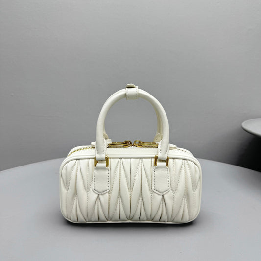 Pronta Entrega – Bolsa Miu Miu Arcadie Mini em Couro Napa Matelassê