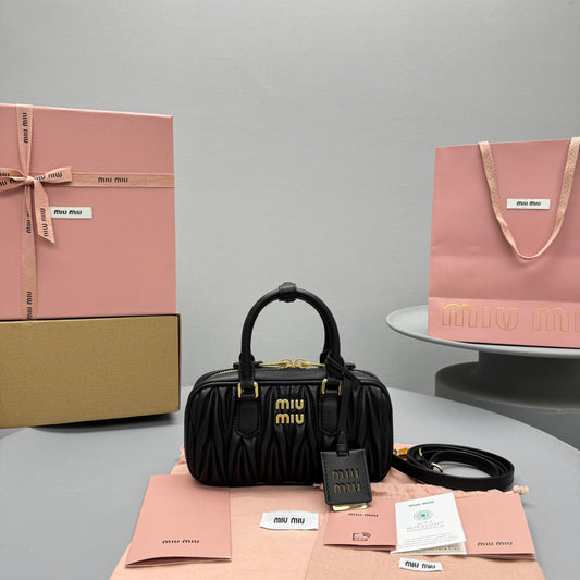 Pronta Entrega – Bolsa Miu Miu Arcadie Mini em Couro Napa Matelassê