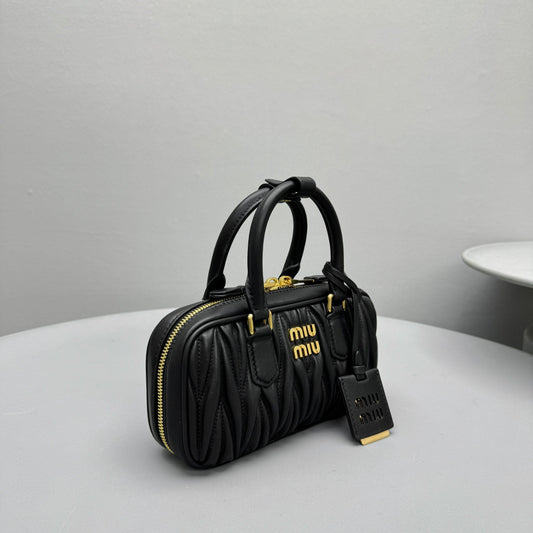 Pronta Entrega – Bolsa Miu Miu Arcadie Mini em Couro Napa Matelassê