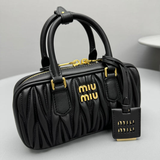 Pronta Entrega – Bolsa Miu Miu Arcadie Mini em Couro Napa Matelassê