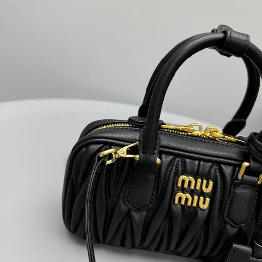 Pronta Entrega – Bolsa Miu Miu Arcadie Mini em Couro Napa Matelassê