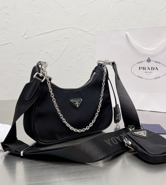 Pronta Entrega – Bolsa Prada em Re-Nylon Re-Edition 2005