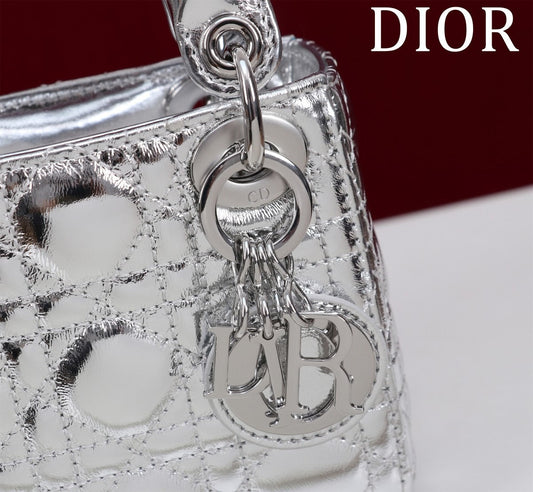 Pronta Entrega – Bolsa Lady Dior Míni Metálico Prata