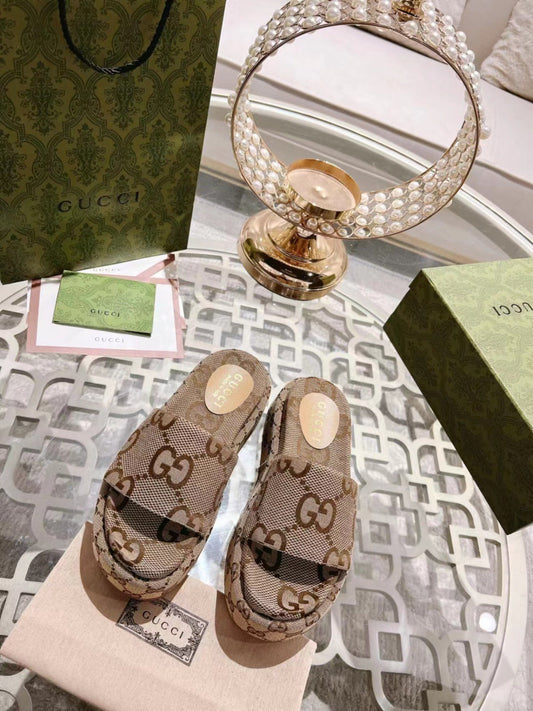 Pronta Entrega – Sandália Gucci Angelina com Plataforma