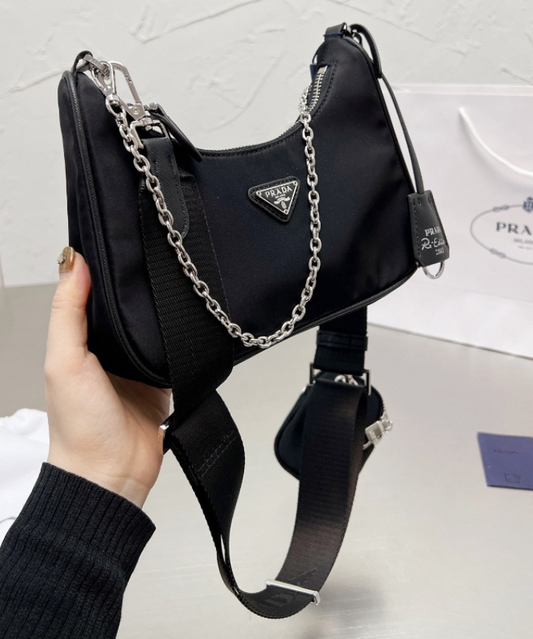 Pronta Entrega – Bolsa Prada em Re-Nylon Re-Edition 2005
