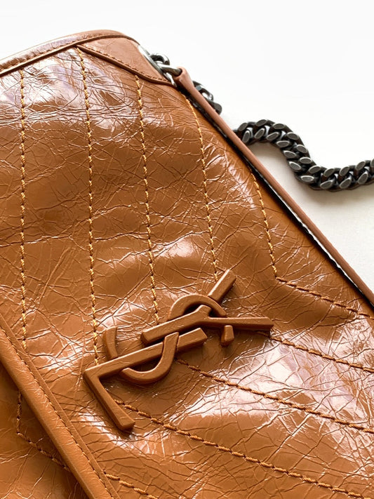 Pronta Entrega – Bolsa Modelo Yves Saint Laurent de Ombro Niki com Corrente