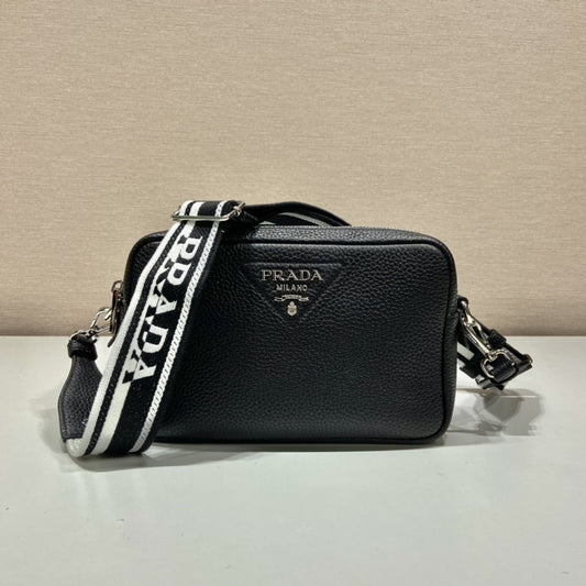 Pronta Entrega – Bolsa Modelo Prada em Couro com Alça de Ombro