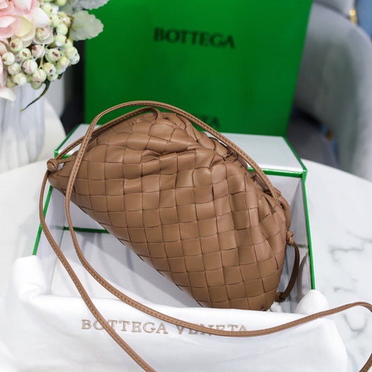 Pronta Entrega – Bolsa Modelo Mini Pouch Bottega Veneta
