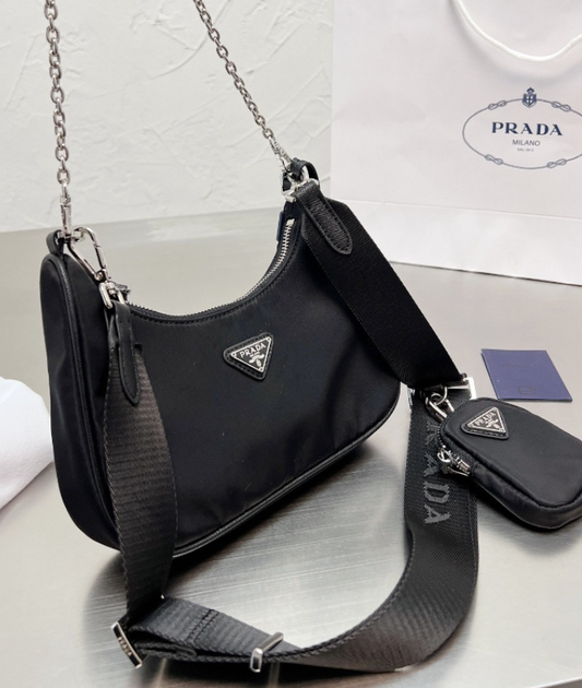 Pronta Entrega – Bolsa Prada em Re-Nylon Re-Edition 2005