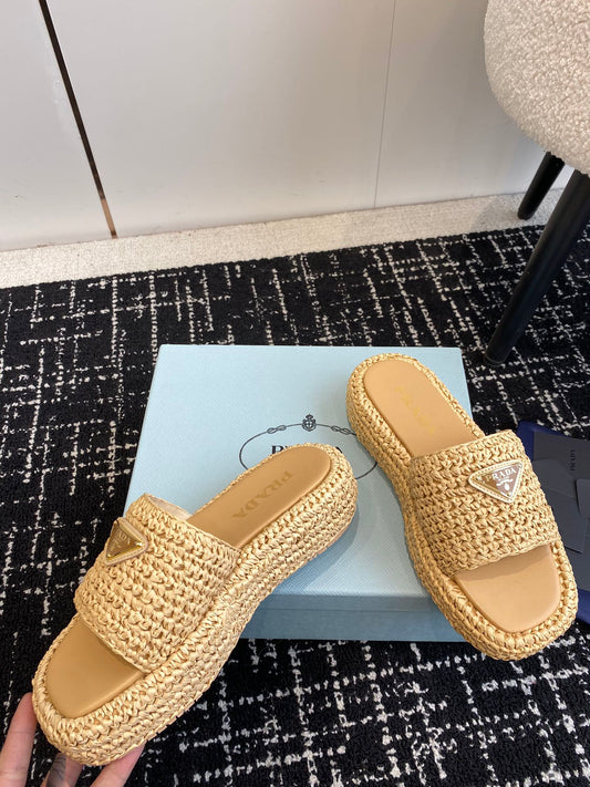 Pronta Entrega – Sandália Prada Flatform em Crochê