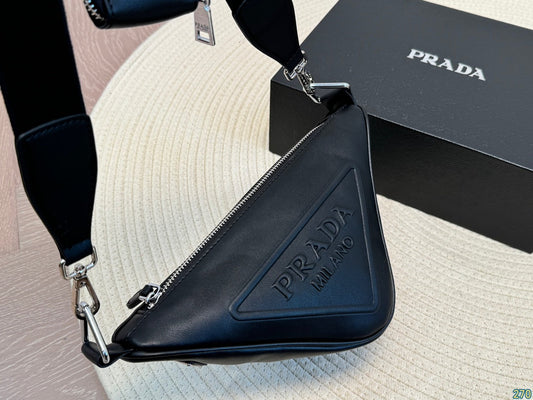 Pronta Entrega – Bolsa Modelo Prada Tiracolo com Placa de Logo