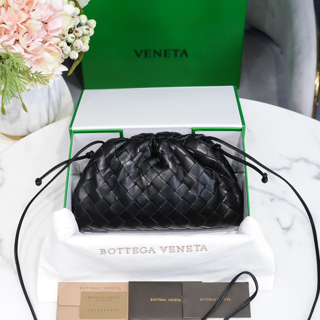 Pronta Entrega – PRONTA-ENTREGA – Bolsa Modelo Mini Pouch Bottega Veneta