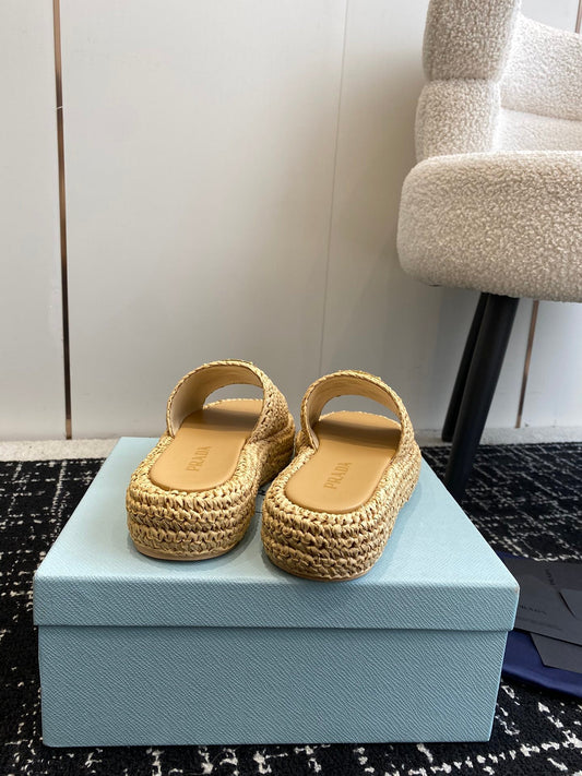 Pronta Entrega – Sandália Prada Flatform em Crochê