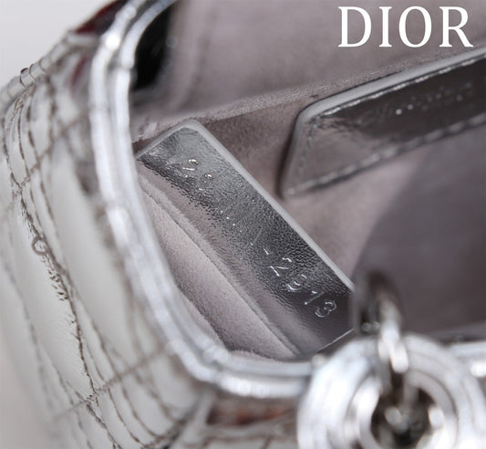 Pronta Entrega – Bolsa Lady Dior Míni Metálico Prata