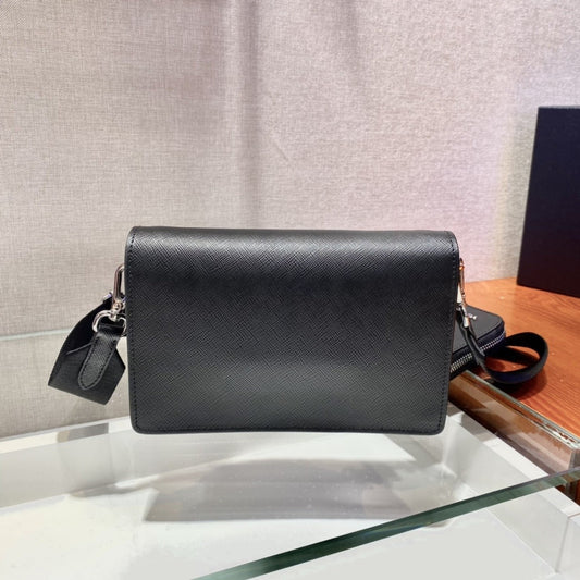 Pronta Entrega – Bolsa Modelo Prada Envelope Mini em Couro Saffiano
