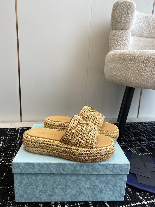 Pronta Entrega – Sandália Prada Flatform em Crochê