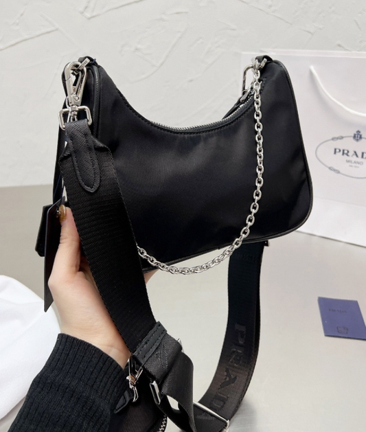 Pronta Entrega – Bolsa Prada em Re-Nylon Re-Edition 2005
