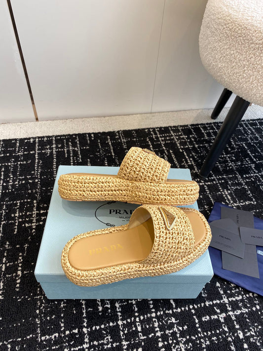 Pronta Entrega – Sandália Prada Flatform em Crochê
