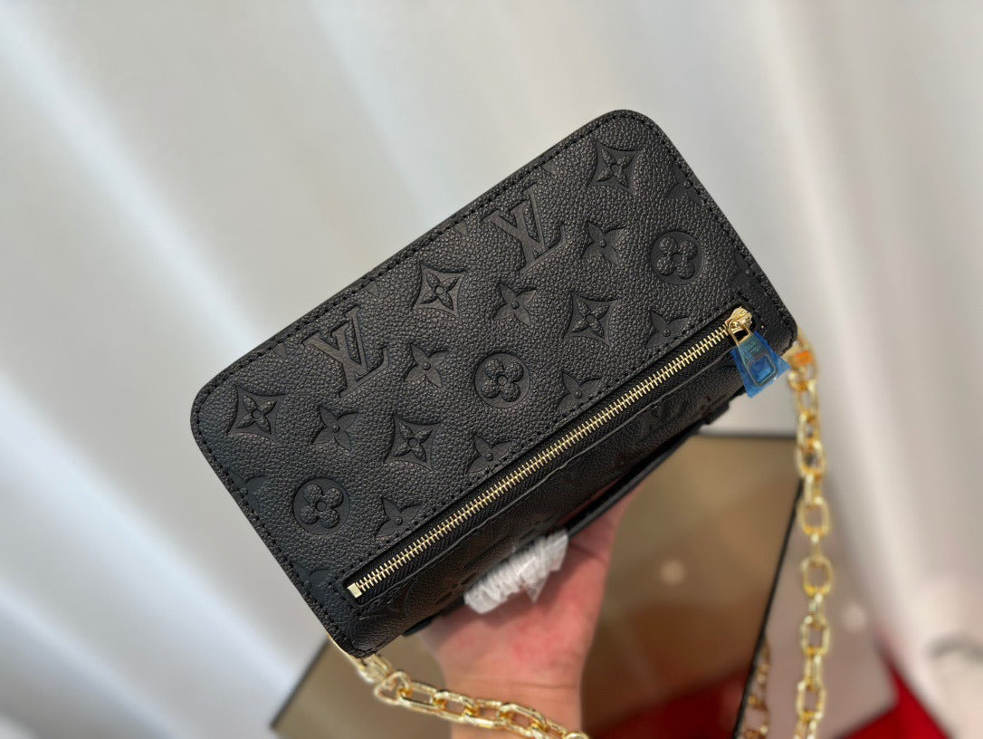 Pronta Entrega – Bolsa Louis Vuitton Pochette Métis East West