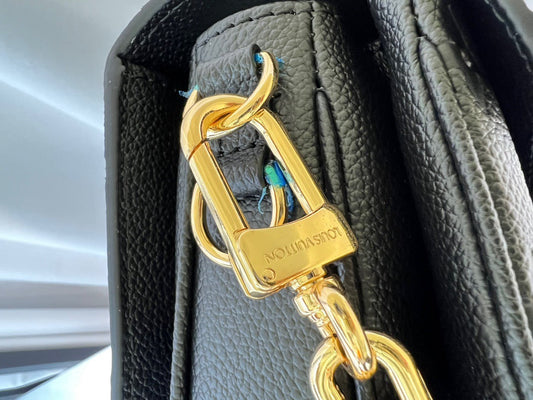 Pronta Entrega – Bolsa Louis Vuitton Pochette Métis East West