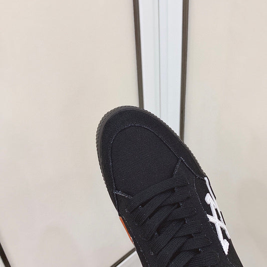 Pronta Entrega – Tênis Modelo Off-White Low Vulcanized