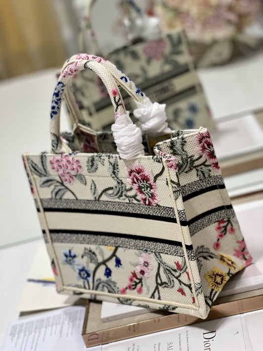 Pronta Entrega – Bolsa Modelo Dior Tote Book Pequena