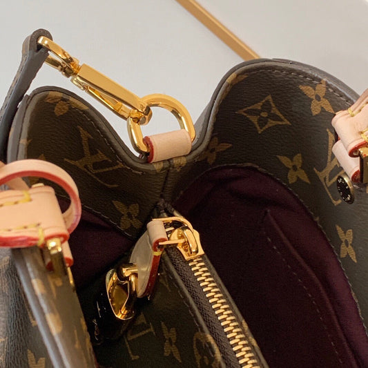 Pronta Entrega – PRONTA-ENTREGA – Bolsa Modelo Louis Vuitton Montaigne MM Monogramada Pre-owned 2019