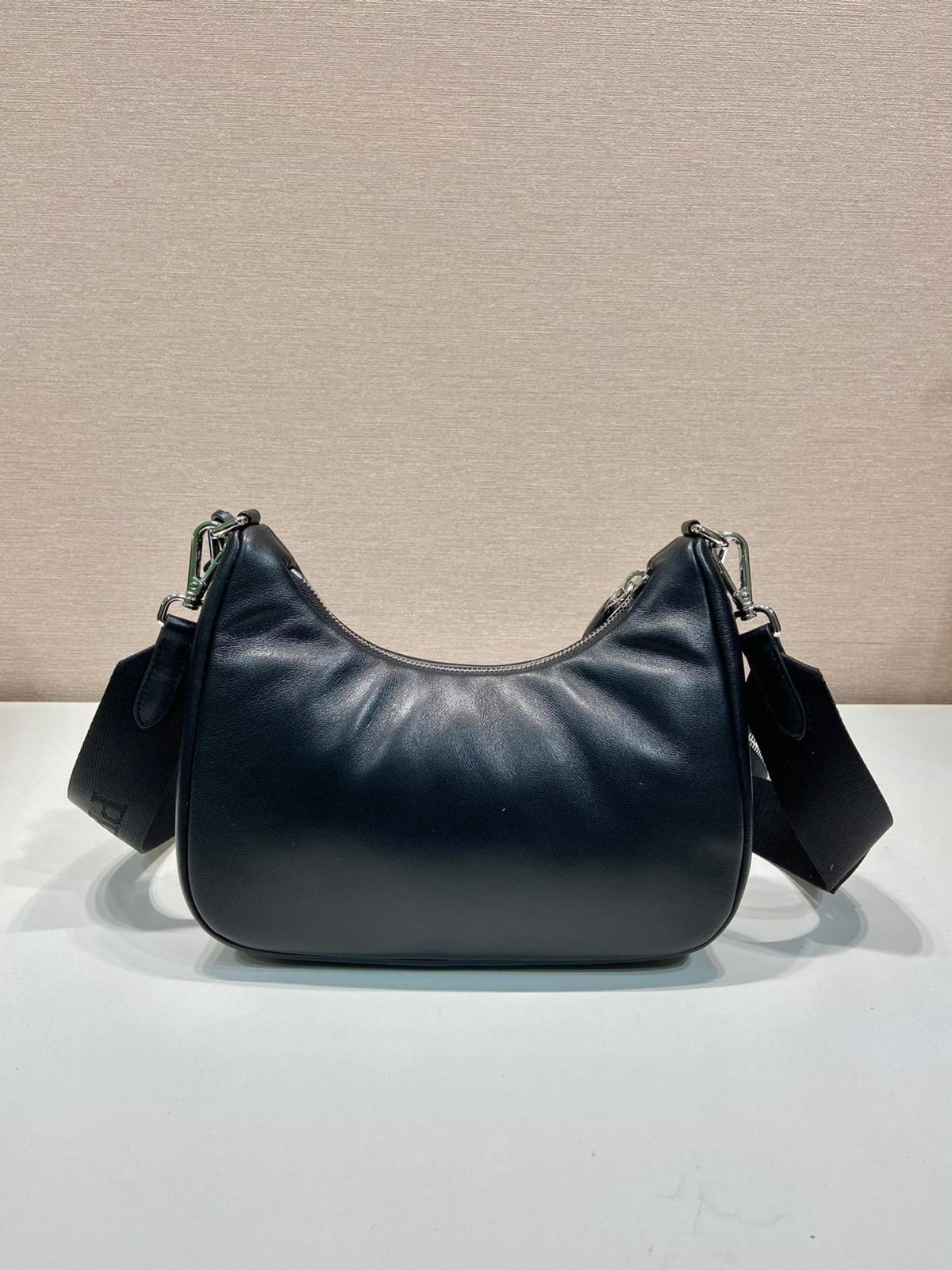 Pronta Entrega – Bolsa ombro Prada Re-Edition 2005 couro napa acolchoado