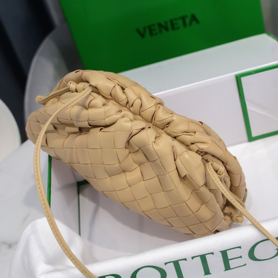 Pronta Entrega – Bolsa Modelo Mini Pouch Bottega Veneta