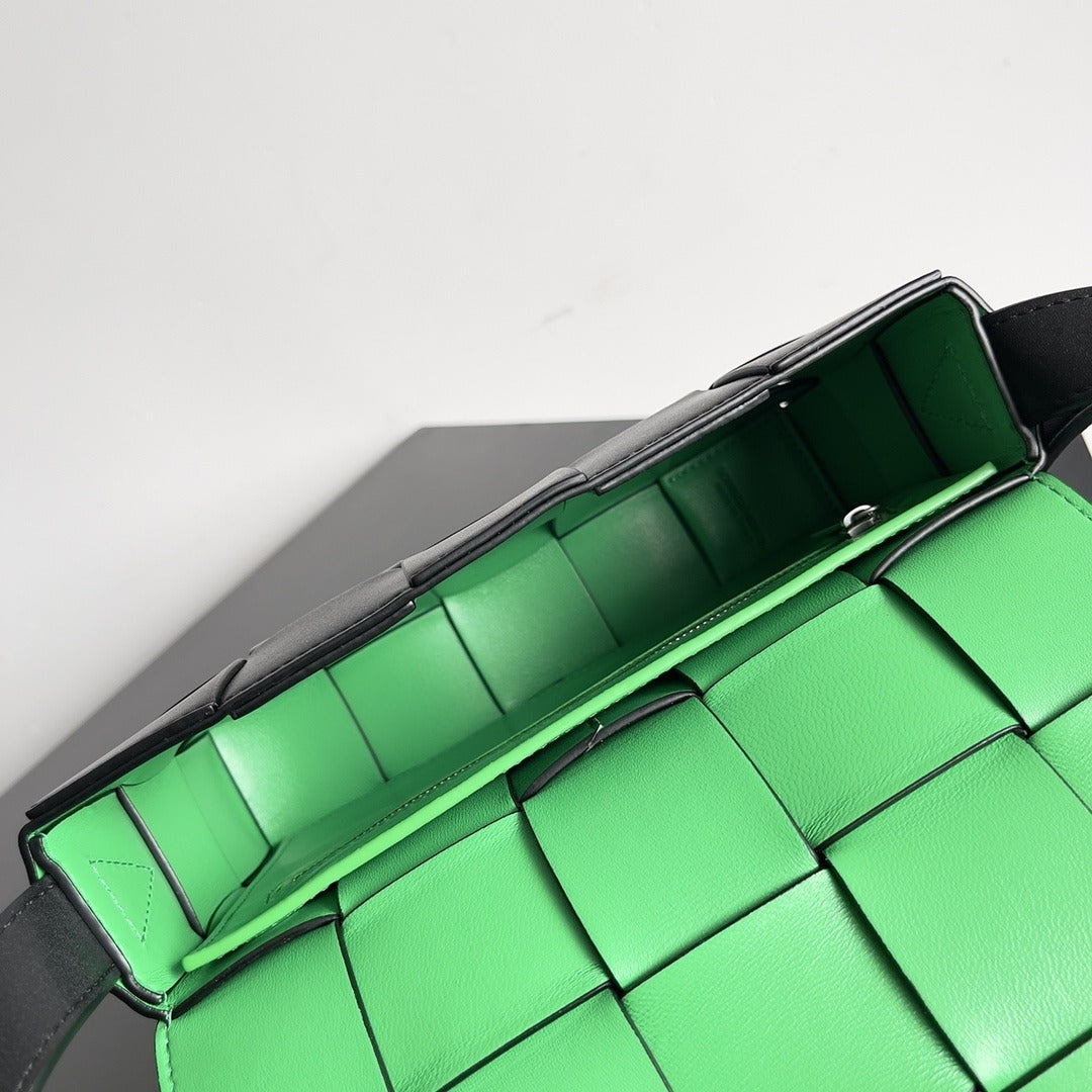 Pronta Entrega – Bolsa Modelo Bottega Cassete Transversal