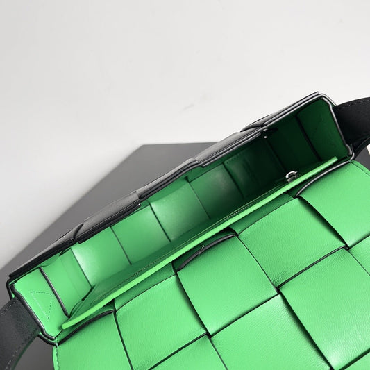Pronta Entrega – Bolsa Modelo Bottega Cassete Transversal